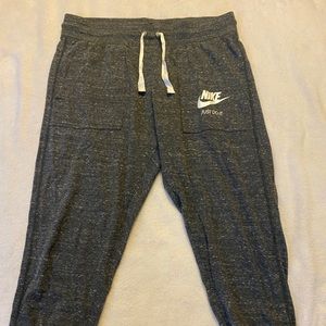 NIKE qt sweatpants